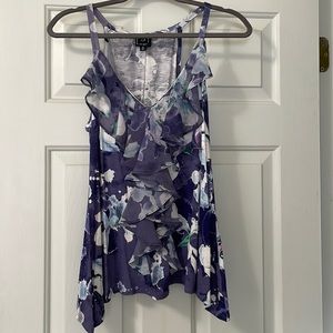 Beautiful flower tank with ruffle in front.  Size small.